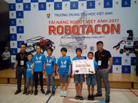 Học sinh Bình Dương thi “Tài năng Robot Việt Anh 2017” ảnh 7