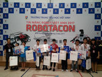 Học sinh Bình Dương thi “Tài năng Robot Việt Anh 2017” ảnh 6 Học sinh Bình Dương thi “Tài năng Robot Việt Anh 2017” ảnh 6
