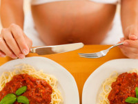 Tránh xa thức ăn chiên: Những thức ăn này luôn luôn là tốt hơn để ăn sáng. Vào ban đêm, nếu ăn một bữa ăn như vậy bạn sẽ gặp các vấn đề về tiêu hoá, nó sẽ khiến bạn tỉnh táo suốt đêm.