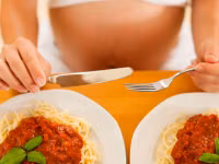 Tránh xa thức ăn chiên: Những thức ăn này luôn luôn là tốt hơn để ăn sáng. Vào ban đêm, nếu ăn một bữa ăn như vậy bạn sẽ gặp các vấn đề về tiêu hoá, nó sẽ khiến bạn tỉnh táo suốt đêm.