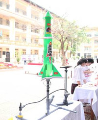 Trường THCS Nguyễn Du: Ngày hội STEM - khơi dậy niềm đam mê khoa học ảnh 10 Trường THCS Nguyễn Du: Ngày hội STEM - khơi dậy niềm đam mê khoa học ảnh 10