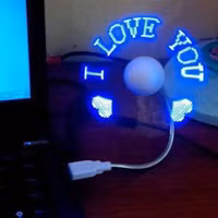 Chàng sinh viên sáng chế quạt tình yêu tặng người thương ảnh 1