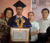 Nam sinh thủ khoa tốt nghiệp trường ĐH "vương quốc nữ nhi" ảnh 4 Nam sinh thủ khoa tốt nghiệp trường ĐH "vương quốc nữ nhi" ảnh 4