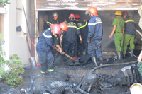 Bà hỏa thiêu rụi kho chứa lốp cao su ảnh 5