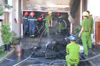 Bà hỏa thiêu rụi kho chứa lốp cao su ảnh 3