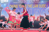 Trẻ tự kỷ thể hiện tài năng ảnh 3