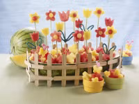 Cách làm con vật từ hoa quả siêu đáng yêu bày cỗ Trung thu