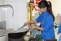 Những tấm lòng đồng hành cùng sĩ tử ảnh 20