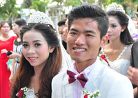 Rộn ràng Lễ cưới tập thể cho lao động nghèo ảnh 12 Rộn ràng Lễ cưới tập thể cho lao động nghèo ảnh 12