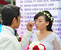 Rộn ràng Lễ cưới tập thể cho lao động nghèo ảnh 14 Rộn ràng Lễ cưới tập thể cho lao động nghèo ảnh 14