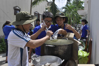 Đẹp mãi màu áo xanh tình nguyện ảnh 2 Đẹp mãi màu áo xanh tình nguyện ảnh 2