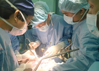 Lần đầu tiên ghép thận thành công cho người nước ngoài ảnh 2 Lần đầu tiên ghép thận thành công cho người nước ngoài ảnh 2