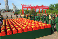 Truy điệu, cải táng hài cốt liệt sĩ quân tình nguyện và chuyên gia Việt Nam ảnh 2