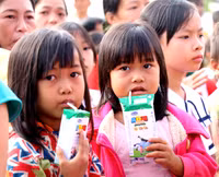 Vinamilk tiên phong mang chương trình sữa học đường đến với trẻ em Đắk Nông ảnh 4