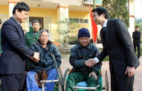 Bộ GD&ĐT chúc Tết thương bệnh binh tại Phú Thọ ảnh 4