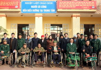 Bộ GD&ĐT chúc Tết thương bệnh binh tại Phú Thọ ảnh 3