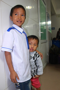 Đem lại nụ cười cho trẻ em khuyết tật ảnh 3