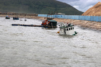 Quảng Bình: Chùm ảnh tàu cá của ngư dân bị bão số 2 tàn phá ảnh 2 Quảng Bình: Chùm ảnh tàu cá của ngư dân bị bão số 2 tàn phá ảnh 2