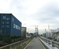 Kẹt xe kinh hoàng, vật vờ dưới nắng gắt ảnh 1