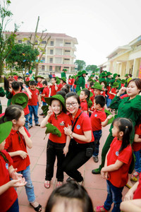 Một ngày học làm chiến sĩ của học sinh tiểu học ảnh 10