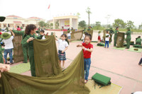 Một ngày học làm chiến sĩ của học sinh tiểu học ảnh 8