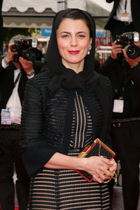 Hôn xã giao bị kết tội “băng hoại đạo đức” ảnh 3