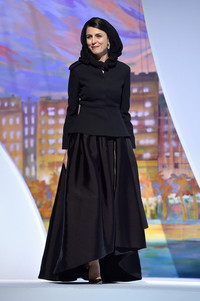 Hôn xã giao bị kết tội “băng hoại đạo đức” ảnh 5