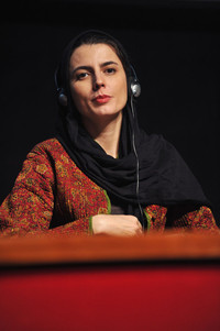 Hôn xã giao bị kết tội “băng hoại đạo đức” ảnh 13