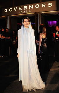 Hôn xã giao bị kết tội “băng hoại đạo đức” ảnh 19