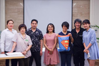 “Biến” xà phòng thành quà tặng, vải tái chế thành túi xách, quần áo ảnh 3 “Biến” xà phòng thành quà tặng, vải tái chế thành túi xách, quần áo ảnh 3