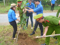 Hành trình “Theo bước chân người anh hùng” ảnh 12