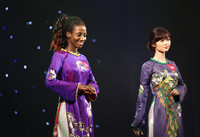 Attaa gây ấn tượng đặc biệt trong phần thi áo dài