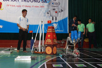 Sinh viên Đại học Sư phạm Kỹ thuật Vinh sáng tạo Robocon ảnh 2