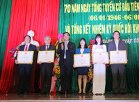 Bộ trưởng Bộ GD&ĐT dự lễ Kỷ niệm Ngày tổng tuyển cử đầu tiên tại Quảng Trị ảnh 2