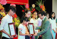 Trường Đại học Kinh tế bước vào năm học mới ảnh 3 Trường Đại học Kinh tế bước vào năm học mới ảnh 3