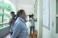 Thứ trưởng Bùi Văn Ga kiểm tra điểm thi Trường THPT Việt Đức (Hà Nội) ảnh 2 Thứ trưởng Bùi Văn Ga kiểm tra điểm thi Trường THPT Việt Đức (Hà Nội) ảnh 2