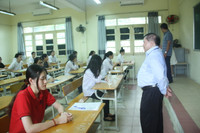 Thứ trưởng Bùi Văn Ga kiểm tra điểm thi Trường THPT Việt Đức (Hà Nội) ảnh 5 Thứ trưởng Bùi Văn Ga kiểm tra điểm thi Trường THPT Việt Đức (Hà Nội) ảnh 5