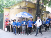 Đưa con đi thi, nỗi lòng cha mẹ ảnh 3