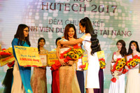 Nữ sinh khoa Kiến trúc – Mỹ thuật đăng quang “Miss HUTECH 2017” ảnh 8 Nữ sinh khoa Kiến trúc – Mỹ thuật đăng quang “Miss HUTECH 2017” ảnh 8