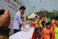 Nghệ An: Cầu thủ nhí quyết liệt tranh tài ảnh 1