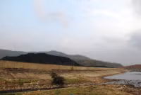 Hà Tĩnh: Dân “kêu trời” vì bãi biển chuyển màu đen ngòm do bãi tập kết than ảnh 3