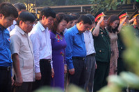 Thứ trưởng Nguyễn Thị Nghĩa dự lễ thắp nến tri ân tại Quảng Trị ảnh 2 Thứ trưởng Nguyễn Thị Nghĩa dự lễ thắp nến tri ân tại Quảng Trị ảnh 2