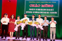 Hà Tĩnh: Chào đón 2 HS từ “đấu trường quốc tế” trở về ảnh 1 Hà Tĩnh: Chào đón 2 HS từ “đấu trường quốc tế” trở về ảnh 1