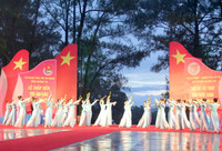 Thứ trưởng Nguyễn Thị Nghĩa dự lễ thắp nến tri ân tại Quảng Trị ảnh 4 Thứ trưởng Nguyễn Thị Nghĩa dự lễ thắp nến tri ân tại Quảng Trị ảnh 4