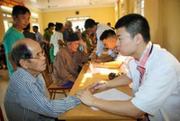  Tình nguyện đem sức khỏe, niềm vui đến với bà con vùng cao ảnh 4