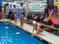 Học sinh Quảng Ngãi hào hứng “Bơi cùng kình ngư Ánh Viên“ ảnh 2