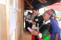 Bản làng vùng cao rộn ràng ngày bầu cử sớm ảnh 10