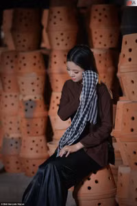 Bộ ảnh "Thiếu nữ bên lò gốm" phiên bản "con nhà lành" thu hút nhiều chú ý ảnh 14