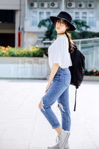 Nữ sinh trường Múa xinh đẹp làm mẫu ảnh từ năm 12 tuổi ảnh 7