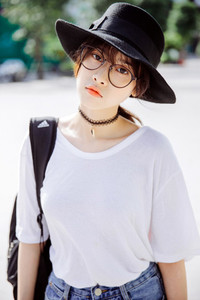 Nữ sinh trường Múa xinh đẹp làm mẫu ảnh từ năm 12 tuổi ảnh 5